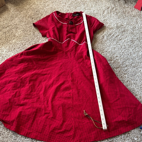 Gown Town 1950’s inspired Cocktail Dress - Picture 2 of 9